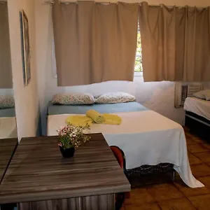 casa-do-meio-pousada.hotels-in-recife.com/